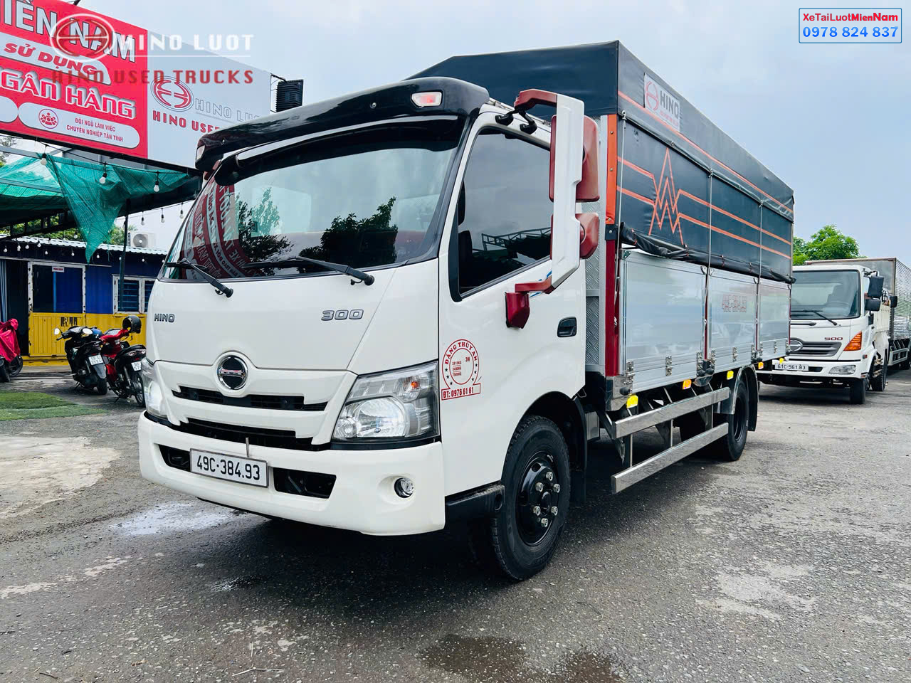Xe Tải Hino XZU720L 3.49 Tấn Đời 2023