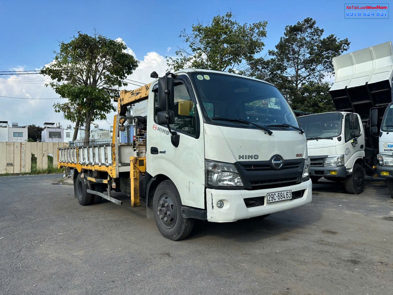 Xe Cẩu Hino XZU720L 3.49 Tấn Đời 2017